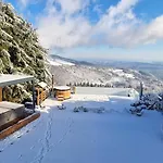 Дом отдыха Panoramic View Cottage House - Private Wellness Retreat Хочко Погорье
