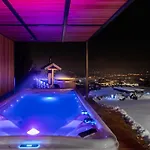 Дом отдыха Panoramic View Cottage House - Private Wellness Retreat *