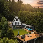 Дом отдыха Panoramic View Cottage House - Private Wellness Retreat