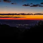 Дом отдыха Panoramic View Cottage House - Private Wellness Retreat Хочко Погорье