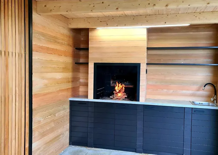 Panoramic View Heated Pool, Swimspa & Sauna