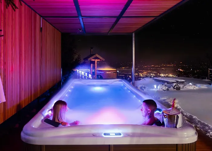 Vakantiehuis Panoramic View Heated Pool, Swimspa & Sauna Hočko Pohorje