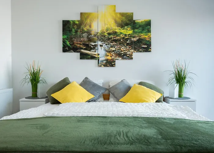 Panoramic View Heated Pool, Swimspa & Sauna