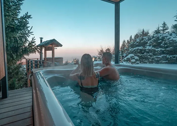 בית נופש Panoramic View Heated Pool, Swimspa & Sauna הוקו פורז'ה