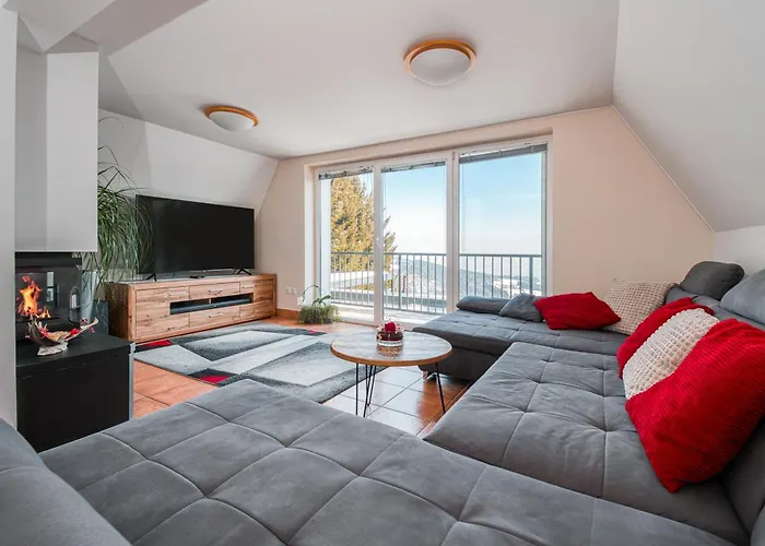 בית נופש Panoramic View Heated Pool, Swimspa & Sauna