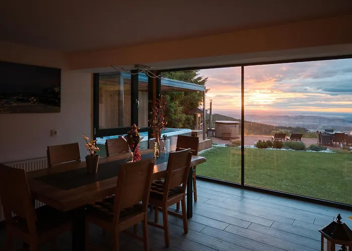 Vakantiehuis Panoramic View Heated Pool, Swimspa & Sauna *